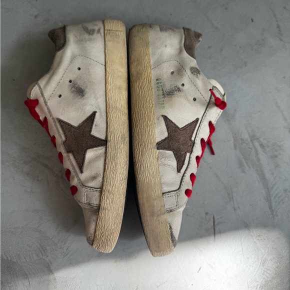 Cream Golden Goose Sneakers with red laces - Picture 4 of 8